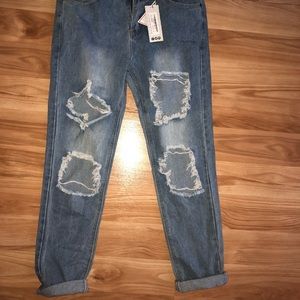 Boohoo destroyed boyfriend jeans